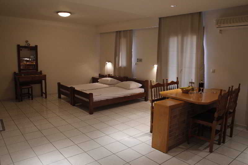 Athina Inn Chersonissos Buitenkant foto