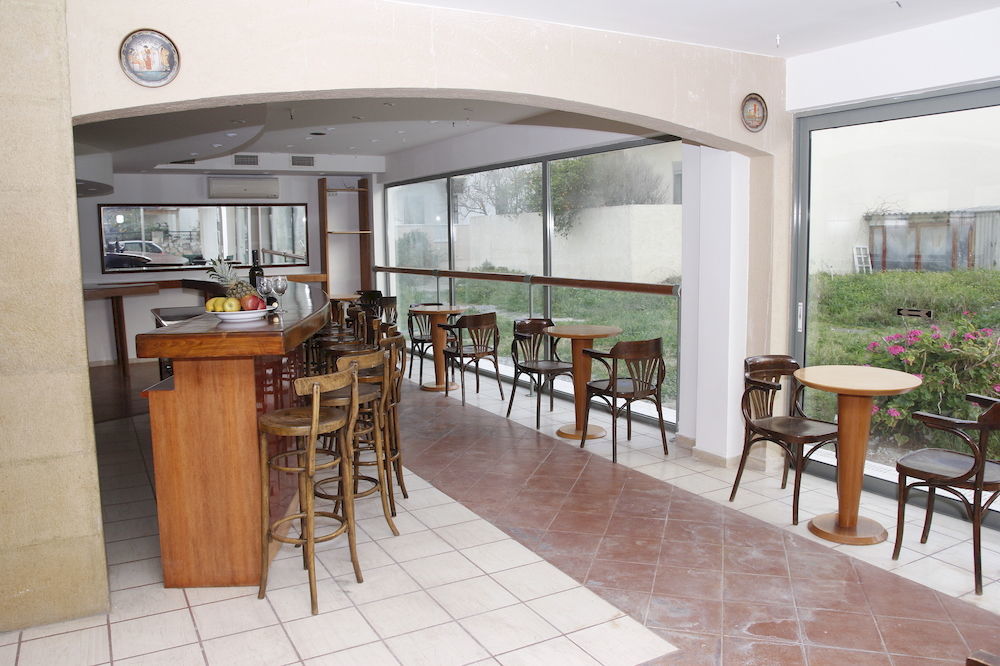 Athina Inn Chersonissos Buitenkant foto